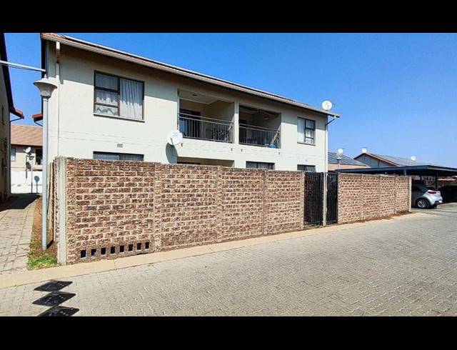 3 BEDROOM TOWNHOUSE FOR SALE IN PARKRAND